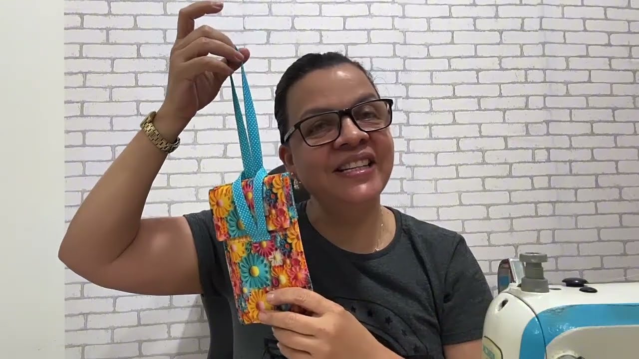 Bolsinha porta celular com poucas costuras sem zíper, sem viés fechamento embutido!