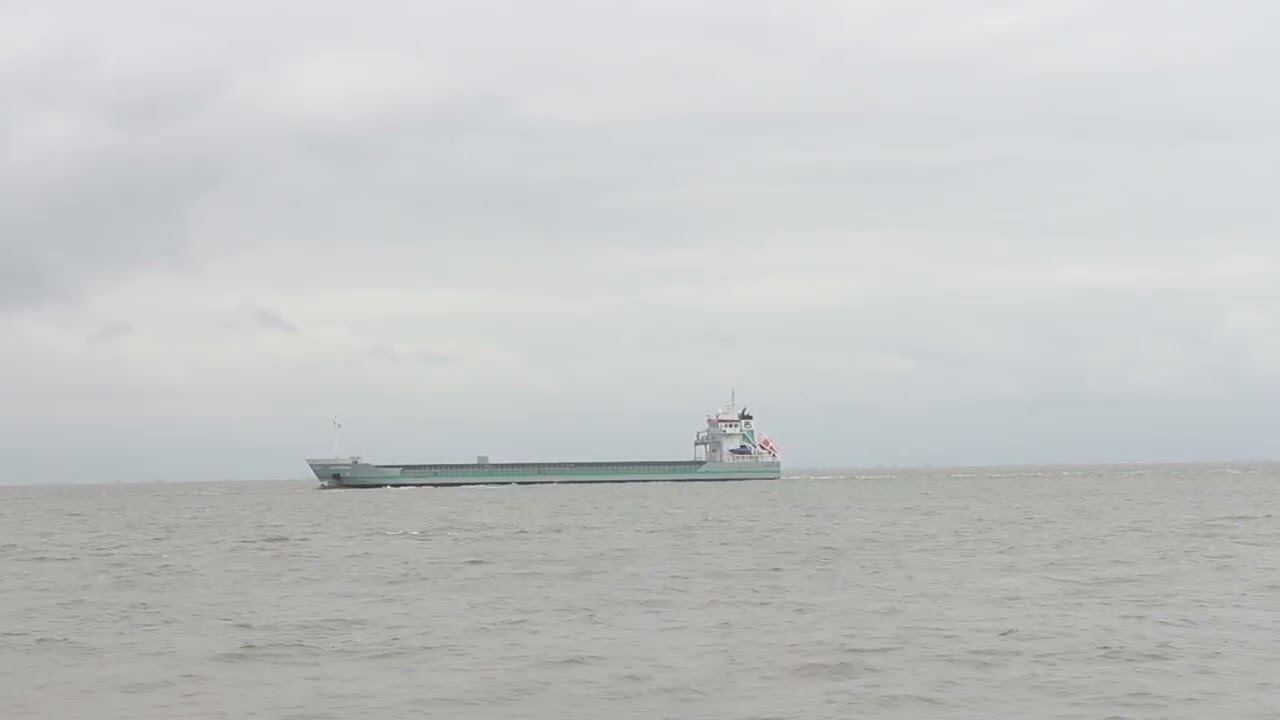 SCHIFFE GUCKEN IN CUXHAVEN