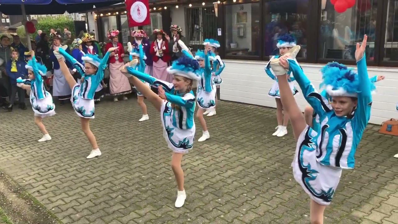 Tanz bei dem Biwak der Närrischen Marktfrauen