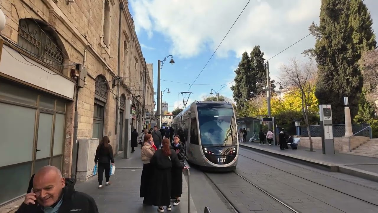 Real Jerusalem. Walk from Damascus Gate to the city center
