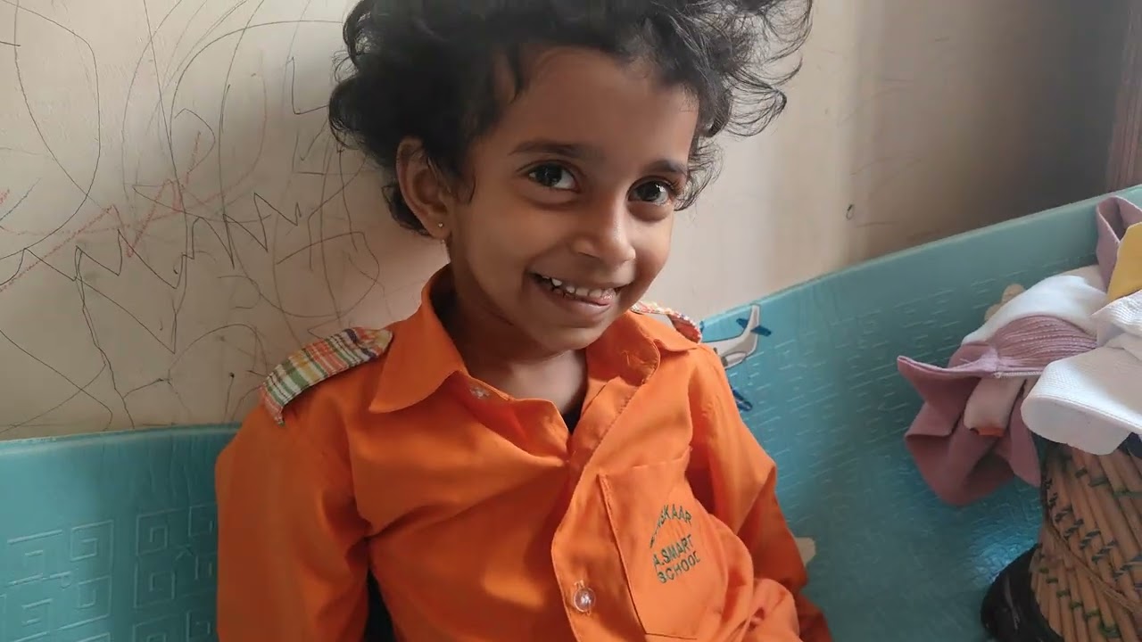 Moottku ki बहन k बालों mai current lg गया #minivlog #dailyvlog #funnyvideos #shortsfeed #vlogvideo 
