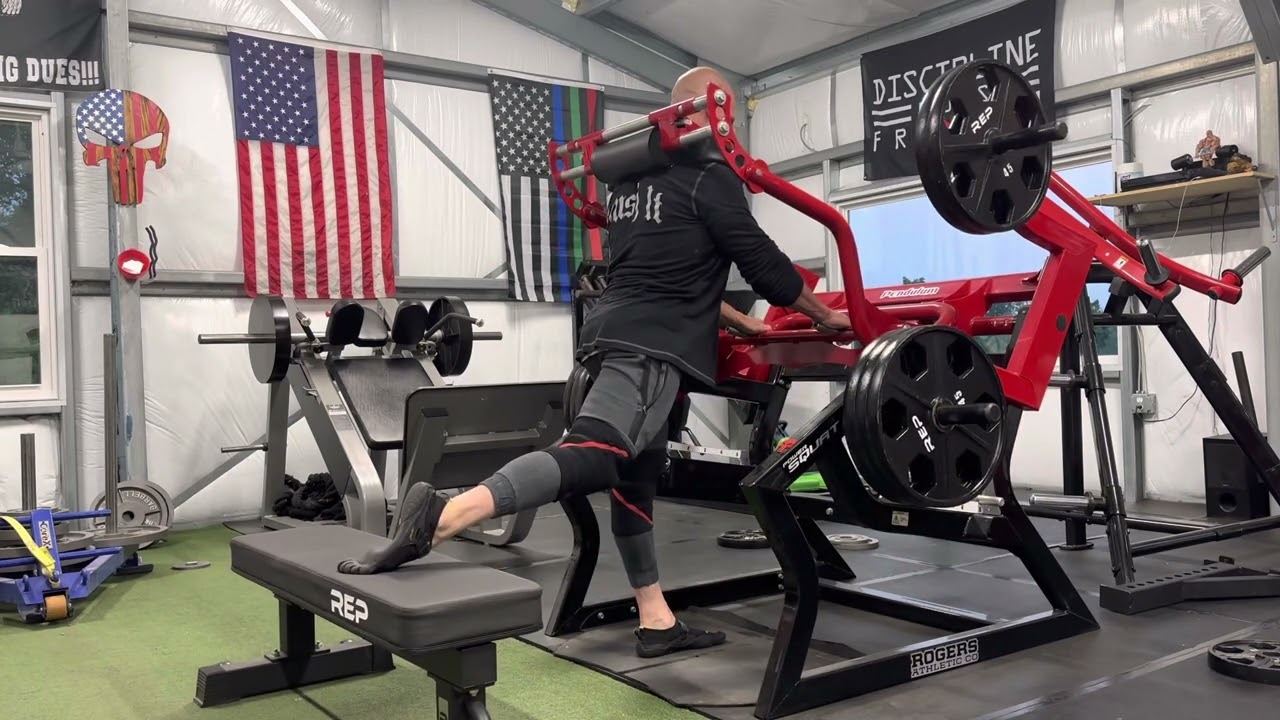 Kurt Weidner - Split Squats on Rogers Athletic Squat Pro 450 lbs x 10