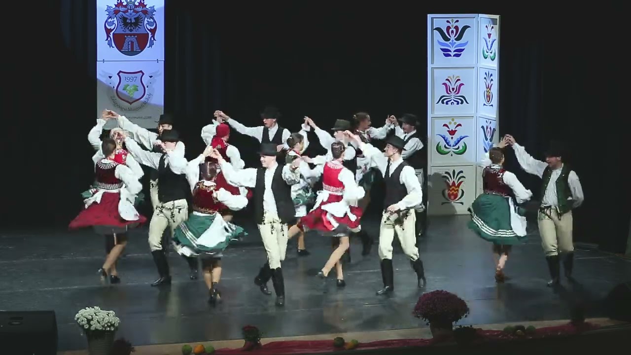 02 Szikrák Táncegyüttes - Jobbágytelki táncok