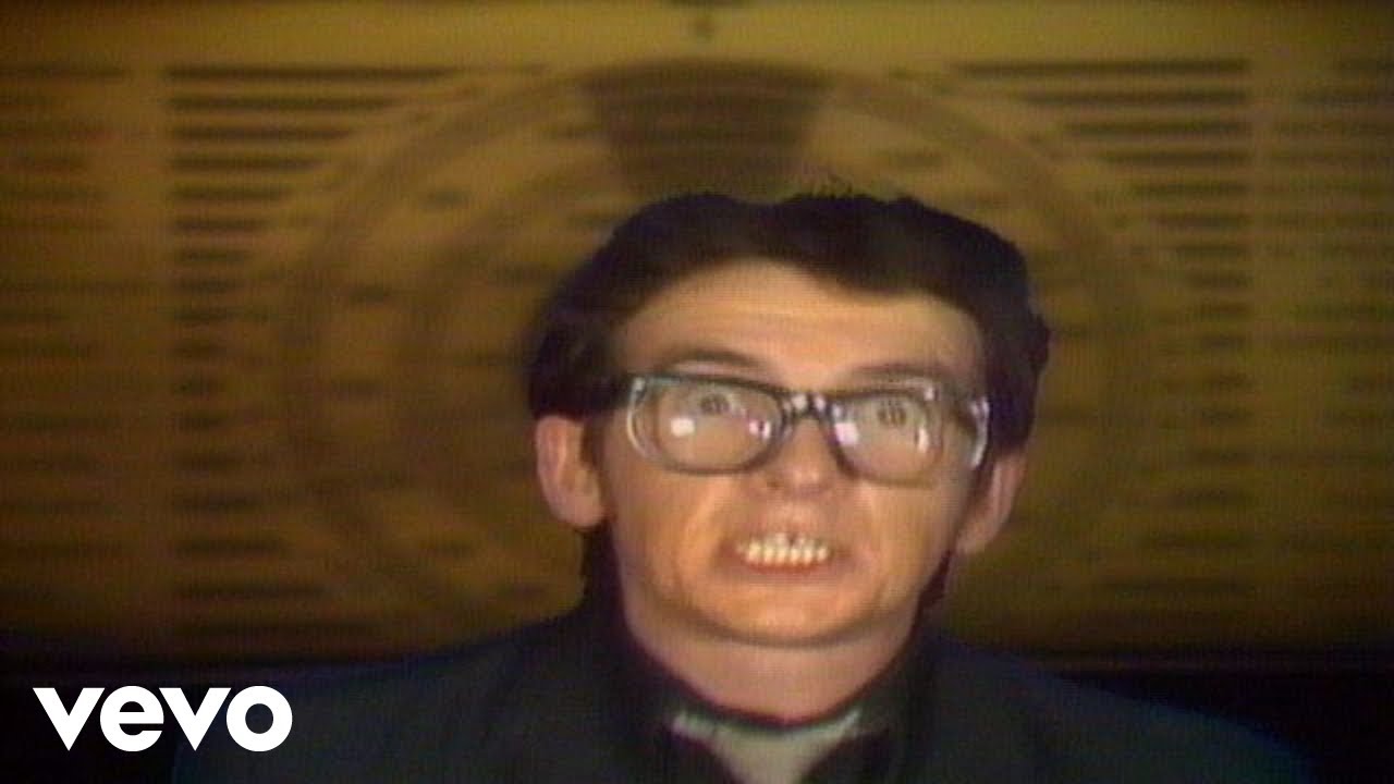 Elvis Costello & The Attractions - Radio, Radio