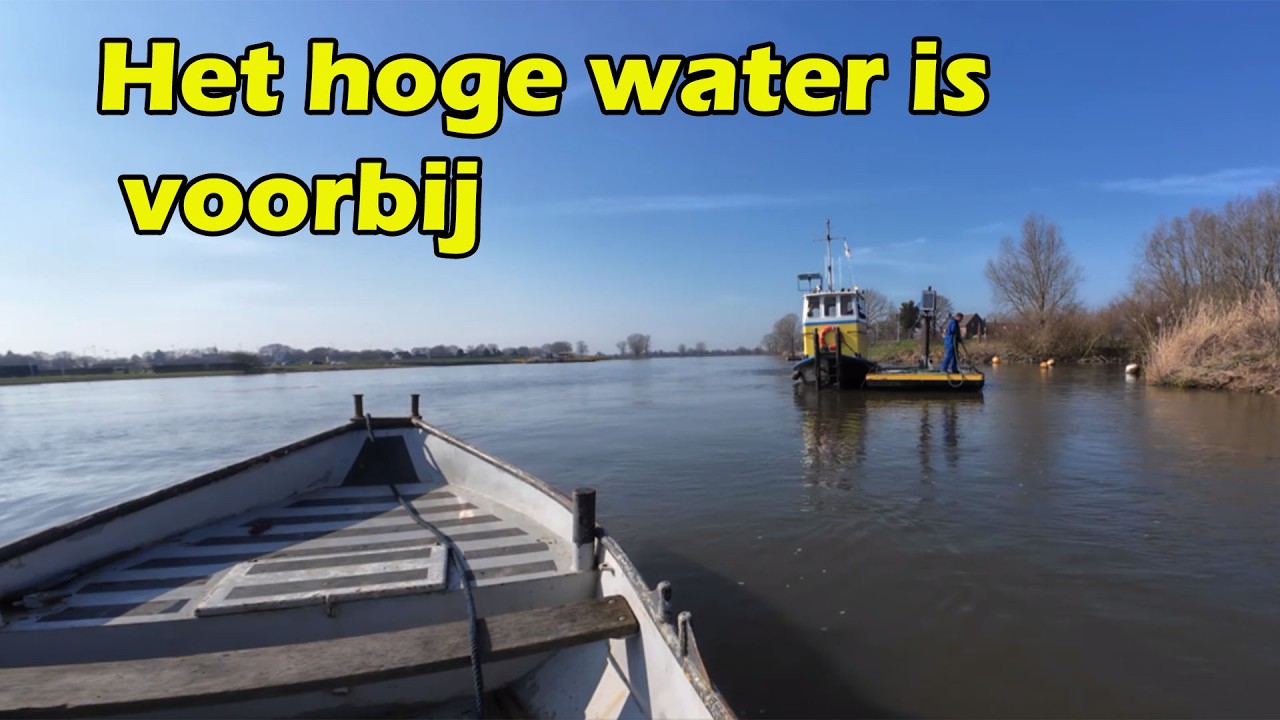 Veerpont Megen van de gierinstallatie halen.