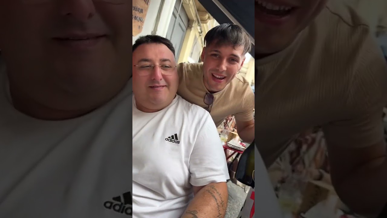 Enzo Termini apre una bottiglia per inaugurare il suo brano con i suoi amici TIK TOKER🥂🍾