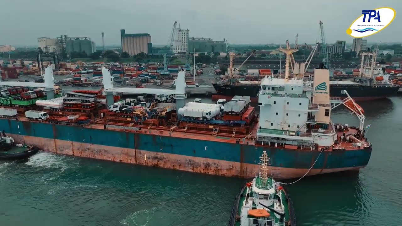 TUG BOAT ZA KISASA ZATUMIKA KUONGEZA UFANISI BANDARI YA DAR ES SALAAM.