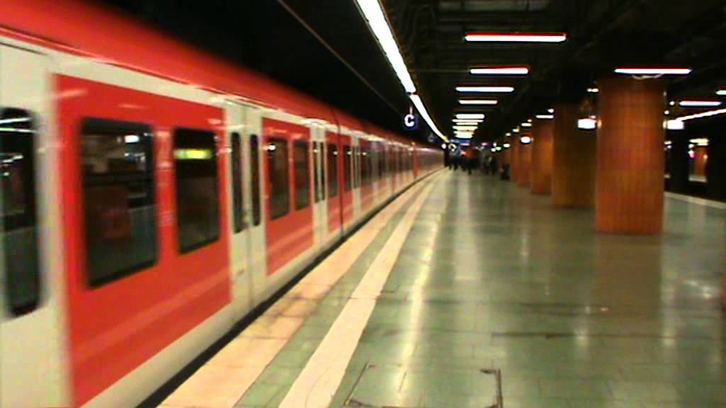 ET 423 (S-Bahn Rhein Main) fährt in Frankfurt am Main Hbf Gleis 104 aus