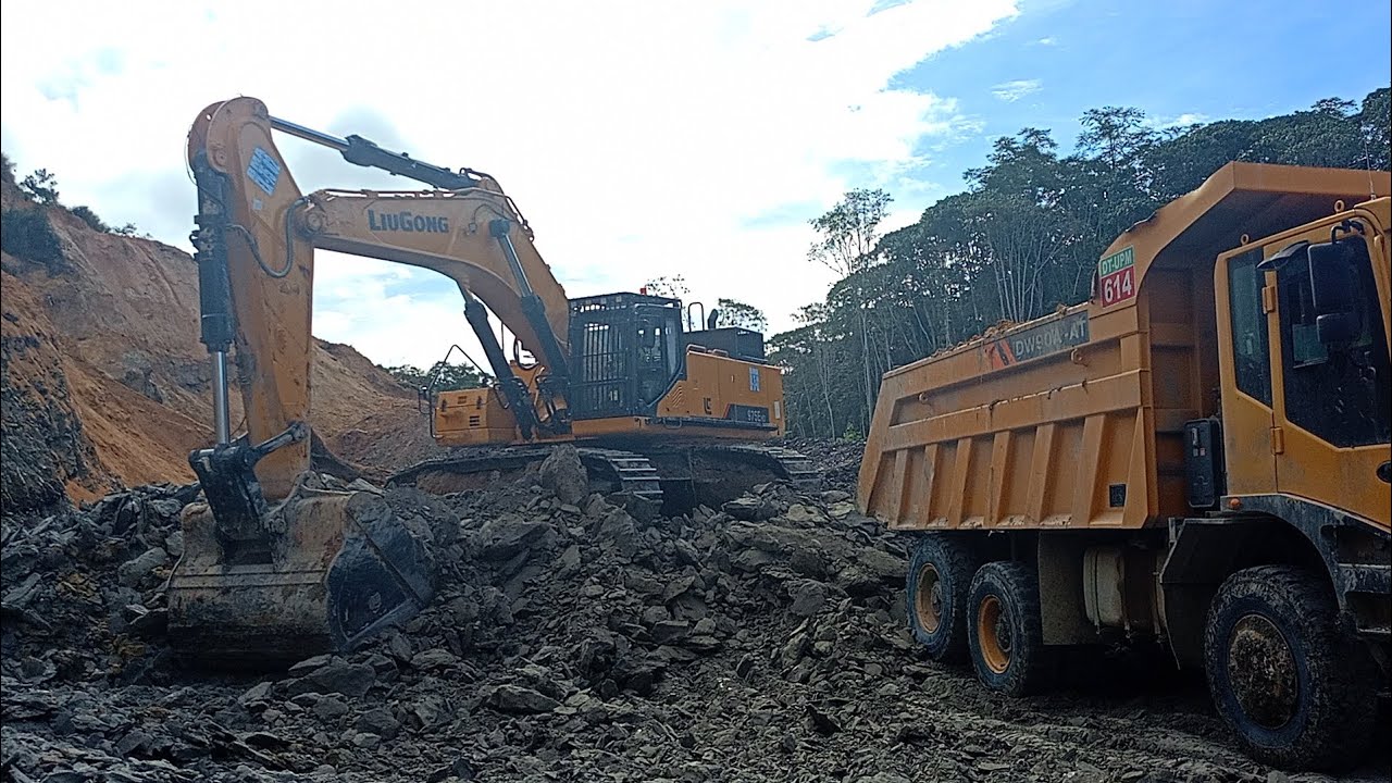 Excavator Liugong 975 kelas 75 Ton 