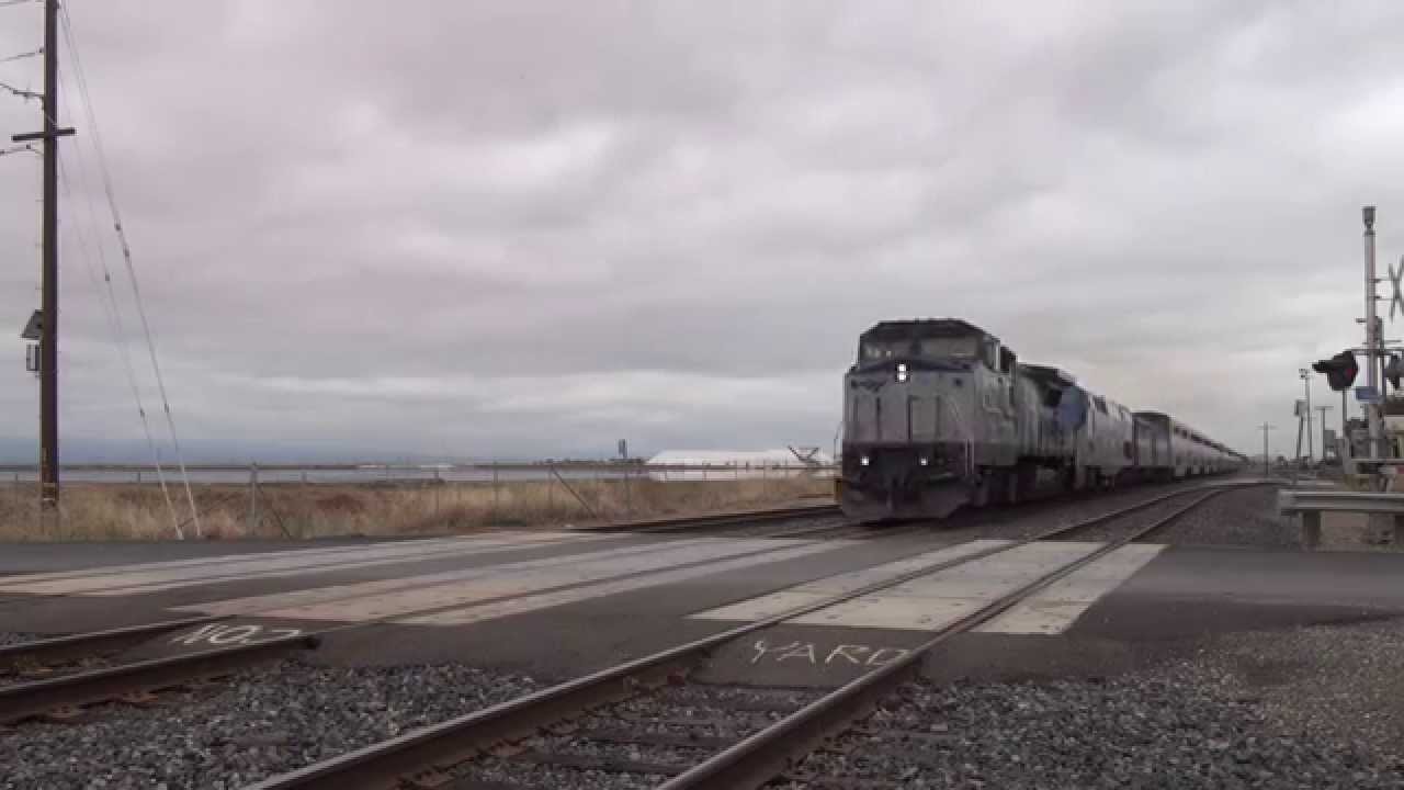 AMTK510 GE/B32-8WH leads Amtrak #11 Coast Starlight