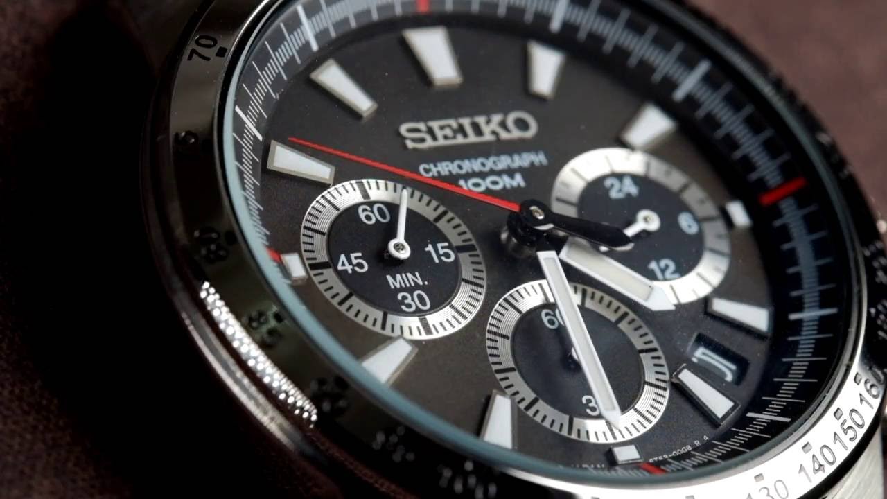 Seiko SSB033 MecaQuartz Chronograph Brief Look