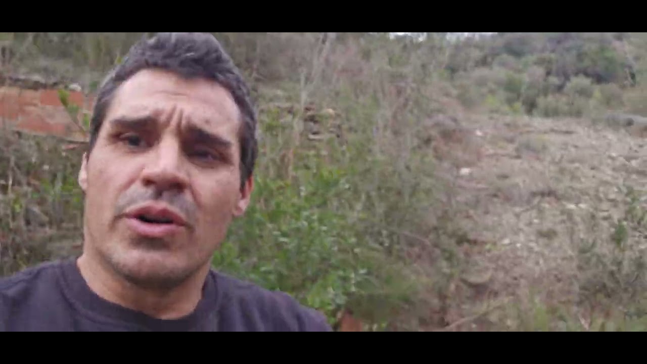 BASUREÑOS TV-ENCUENTRO UNA CASETA ABANDONADA Y LA APAÑO CON COSAS RECICLADAS DE LA BASURA!