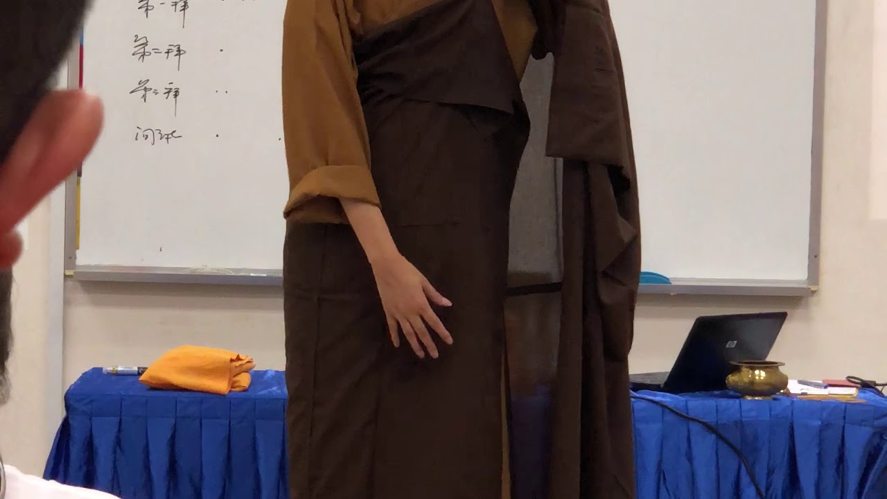 Buddhist Etiquette (Wearing Precepts Robe 2)