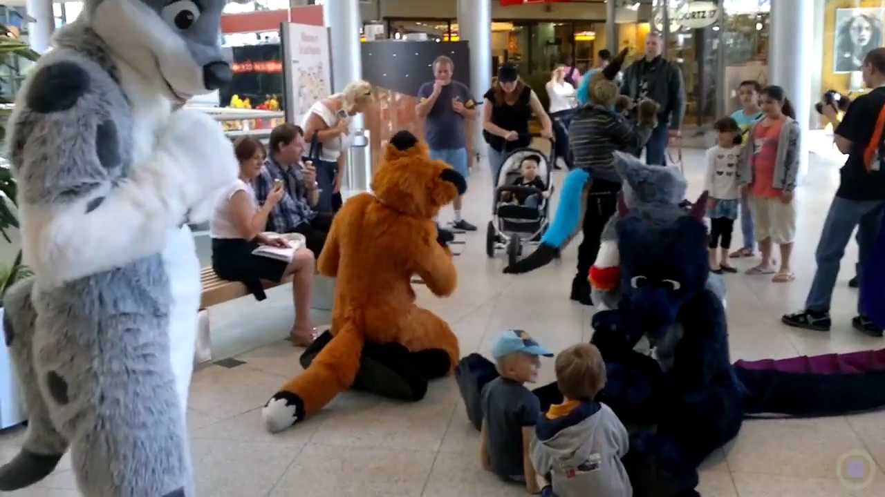 Eurofurence 17 - Furries Walk to Shopping Center