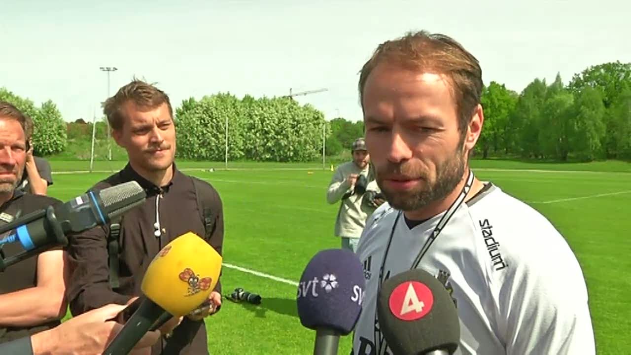 Alm talar ut efter träningen: 
