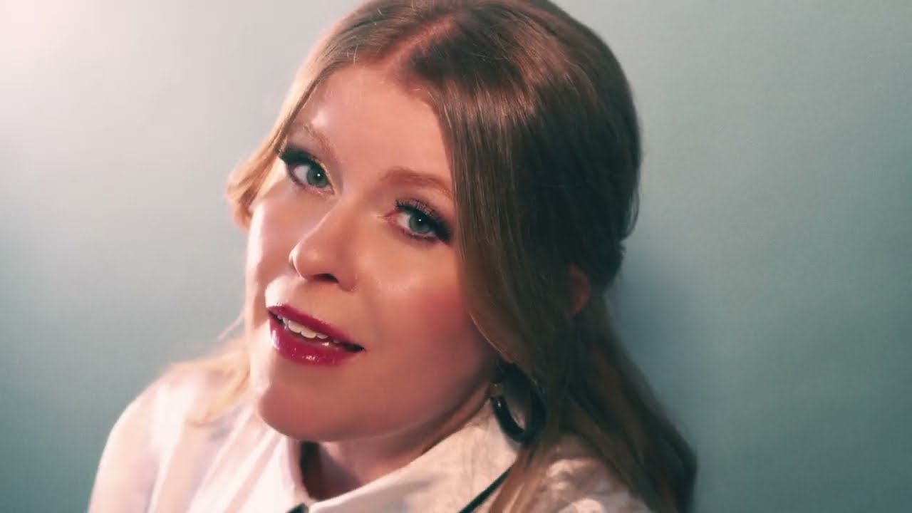 Caryn Dixon - Jaws (Official Lyric Video)
