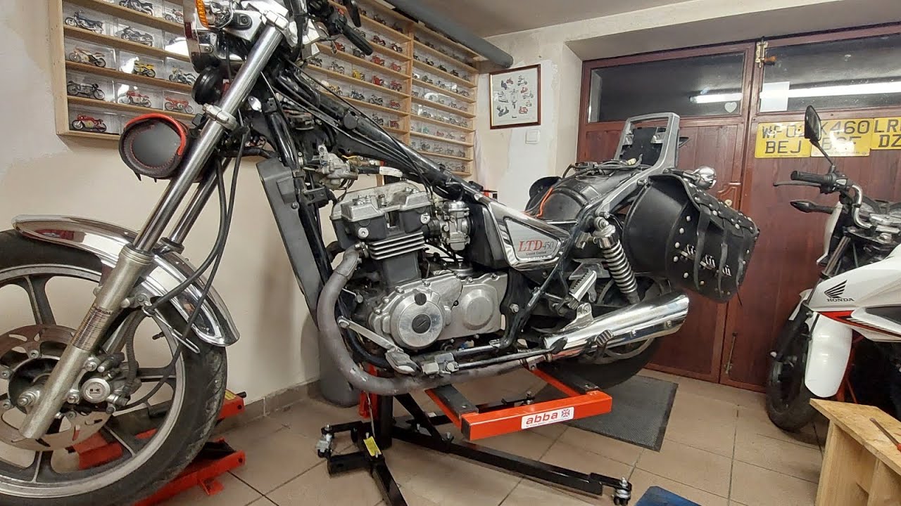 Kawasaki EN450 LTD 1986 regulacja luzów zaworowych.