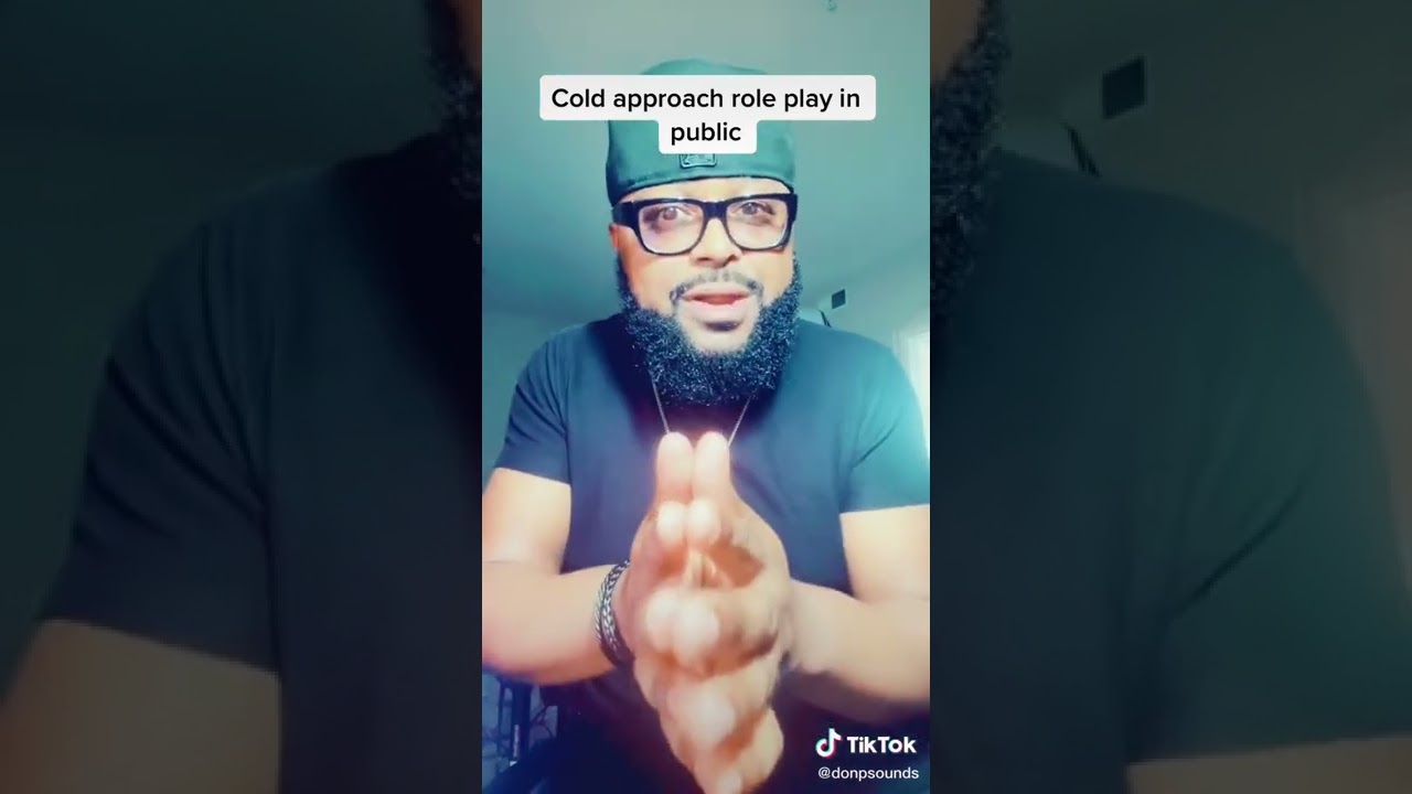 Cold approaching a woman in public! Role play. 