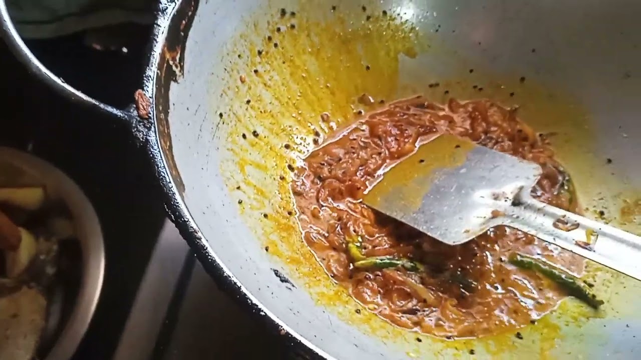 দুপুরের খাবার। 