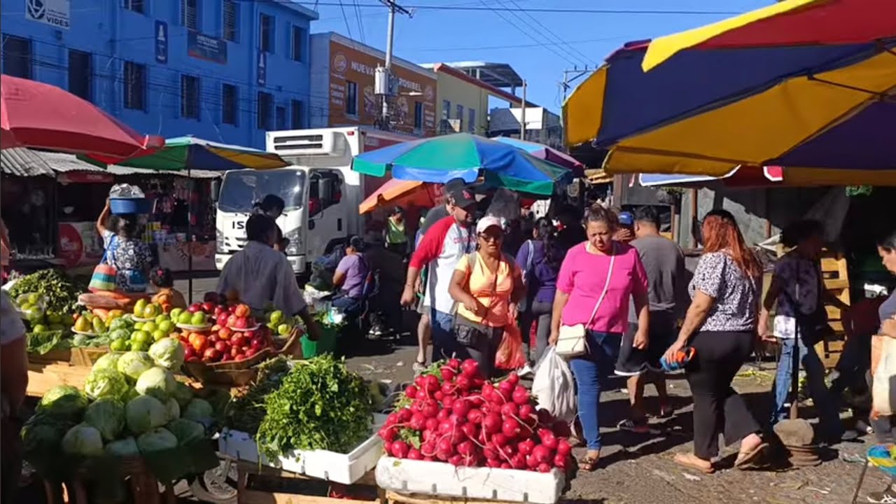 Así está este 31 de Dic. Mercado central de San Salvador El Salvador 