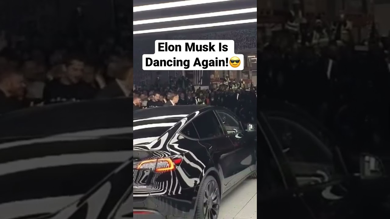 Elon Musk Dancing At GigaBerlin 2022!😳