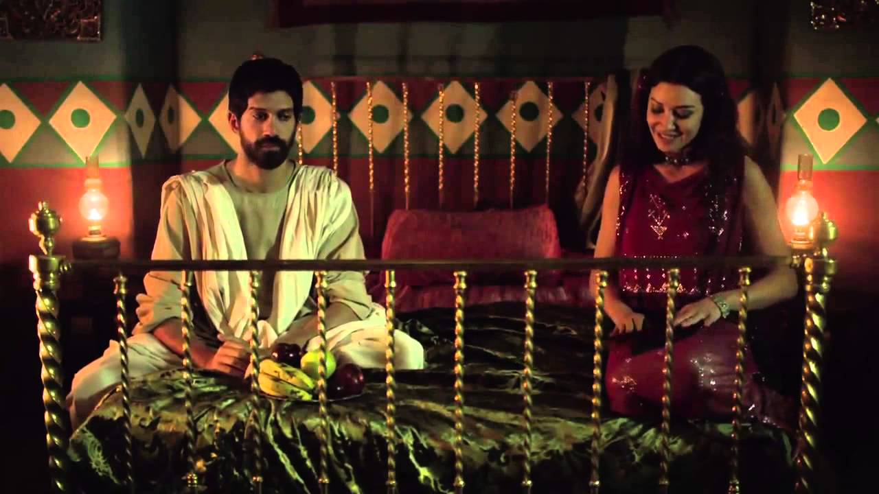 سندس وهي تغني ماتحن ع القلة لعلاء