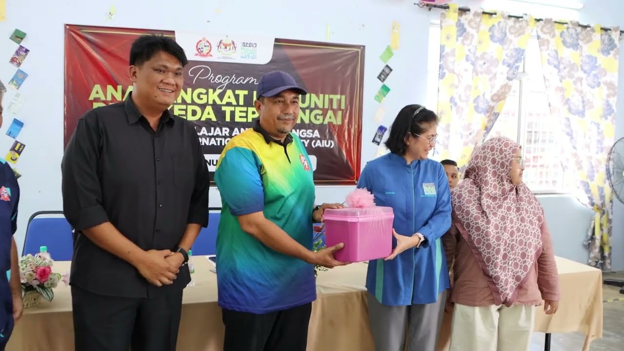 PROGRAM ANAK ANGKAT KOMUNITI DESA KEDA TEPI SUNGAI DAN PELAJAR ANTARABANGSA AIU