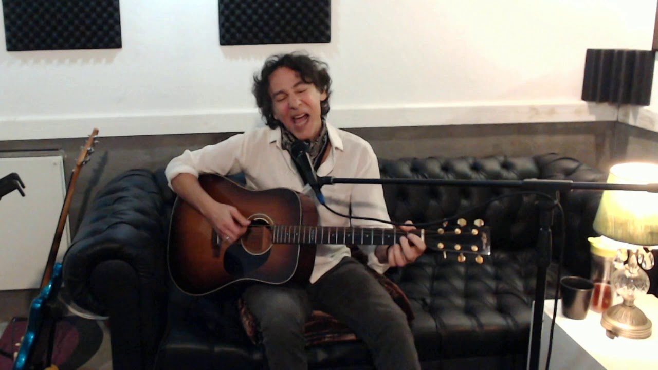Este Minuto Javier Calamaro (2020)