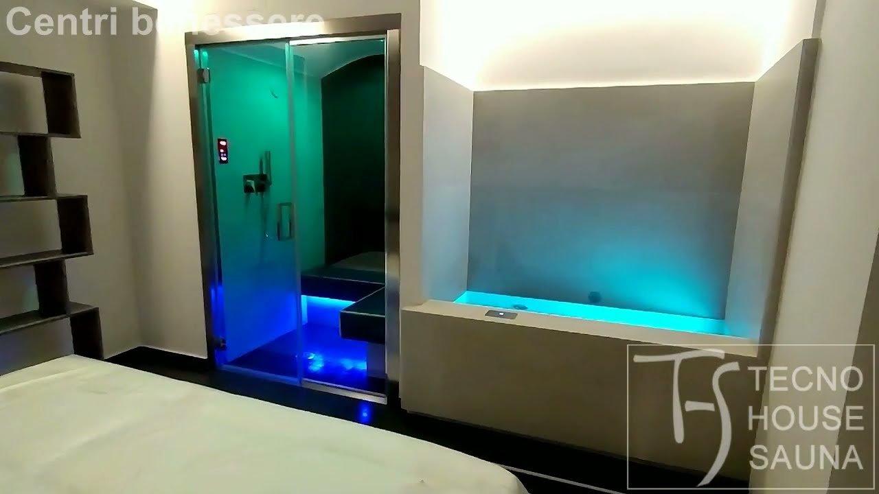 Bagno turco con vasca idromassaggio su misura