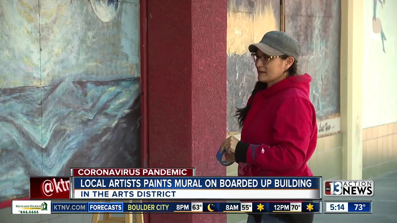 Vegas artist paints mural in Arts District