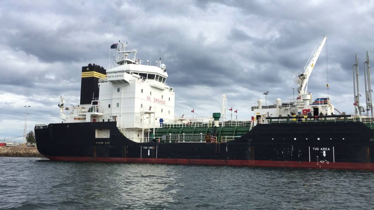Shipspotting On The Water - Asphalt Seminole - 02 June 2016