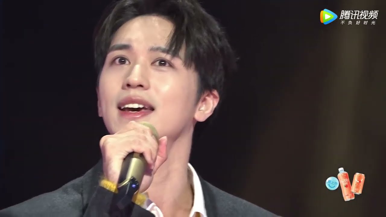 许魏洲现场演唱《爱的供养》 【2021腾讯视频拾光盛典 Tencent Video 10th Anniversary】