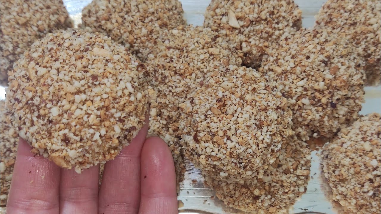 حلوة هدي بالذات متضيعيش الوصفة خليها تحتاجيها حلوة النيسكافيه سهلةو اقتصادية  تقطع 70 حبة تذوب فالفم