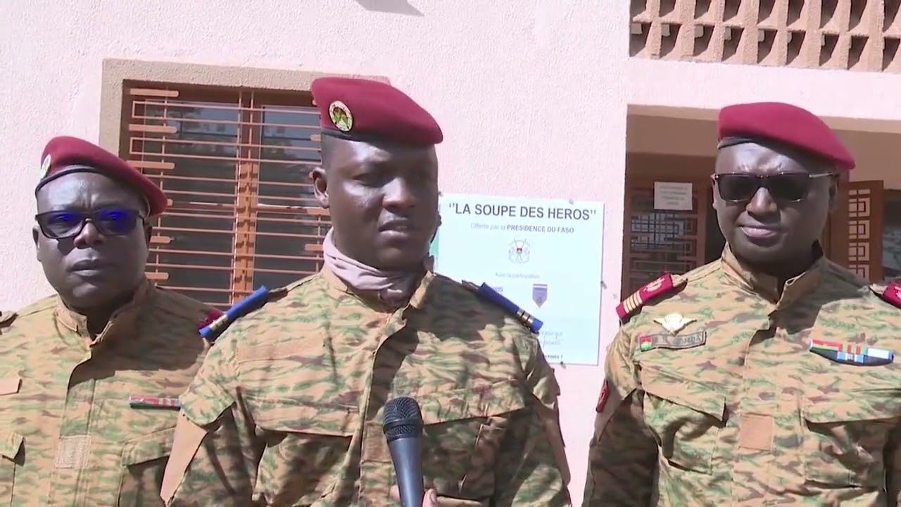 Le Chef de l’Etat rend visite aux combattants blessés et hospitalisés au Centre médical des Armées