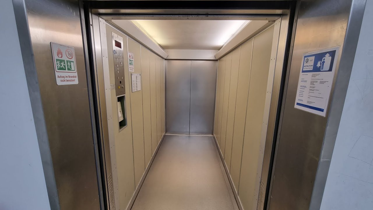 THYSSEN Aufzug vom Bauhjahr 1971 in der Klinik Erlangen