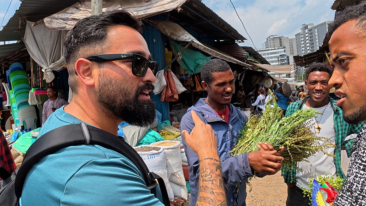 Eating and Shopping with Locals in Africa’s Most Beautiful Market 🇪🇹