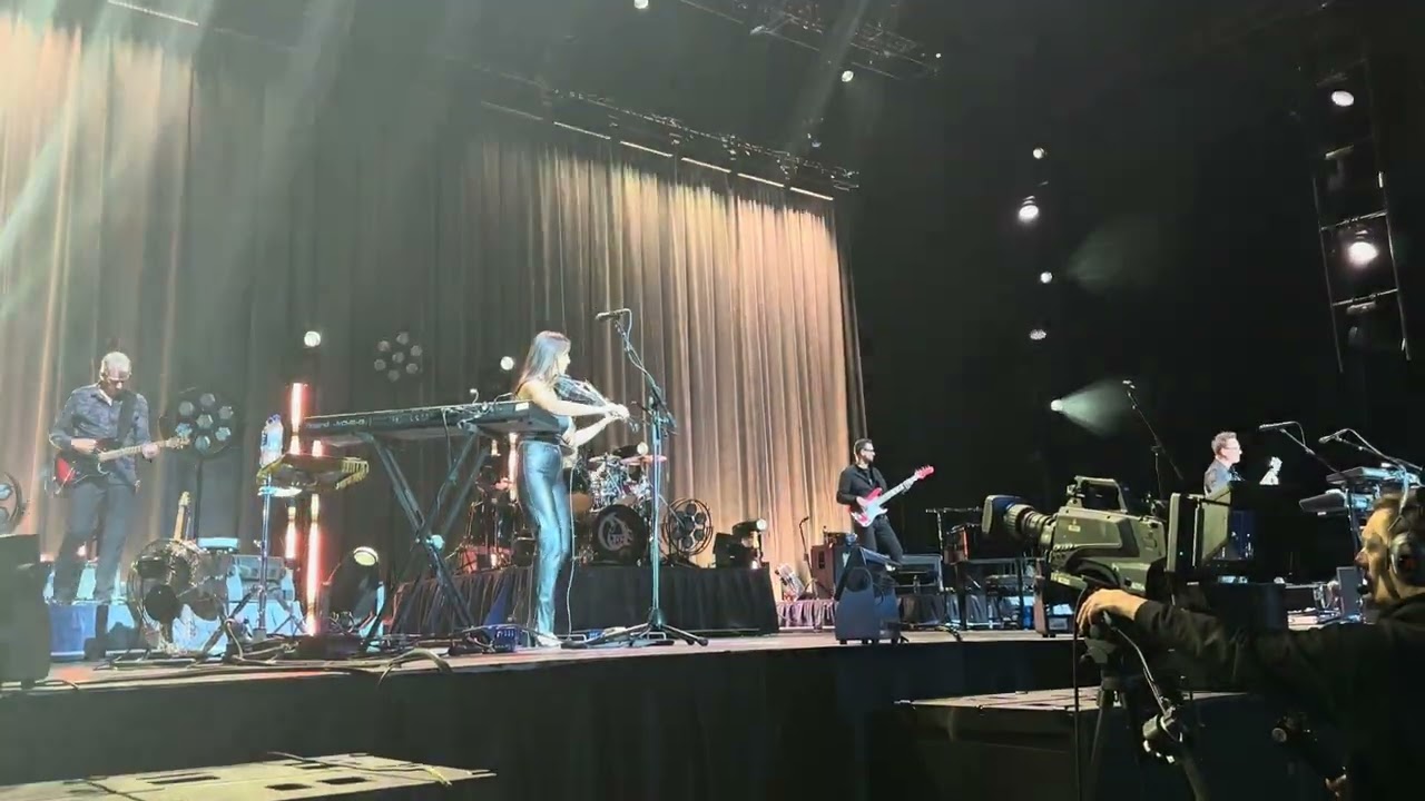 The Corrs - Radio - 4K UHD - Front Row Ovo Hydro Sec Glasgow - 2024