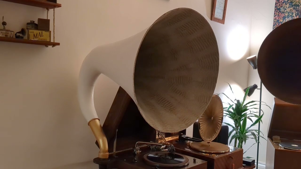 Handmade EMG Mk IX inspired exponential gramophone horn, playing Teddy Bears' Picnic