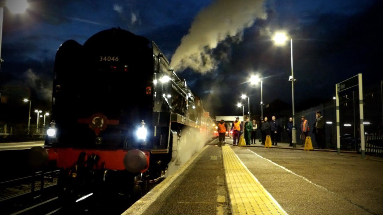 SR West Country Pacific 34046 'Braunton' Pauses at Hove - 1Z46 (Three Bridges - Bath) | 9th Dec 2024