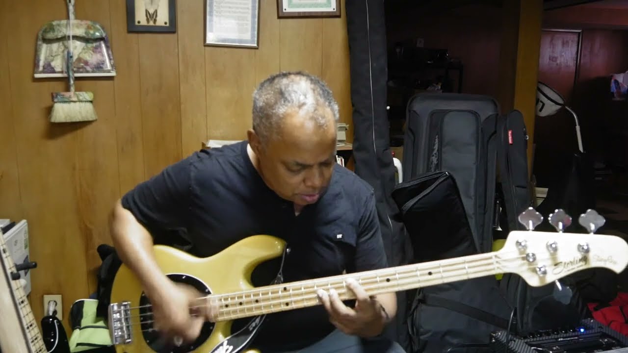 Bionic Bass Player Episode #2 Ampeg Rocket Bass RB110