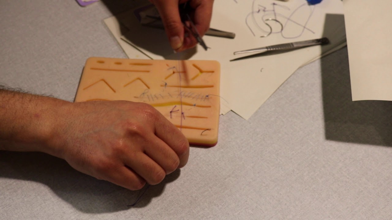14- Simple suture - Hand tying