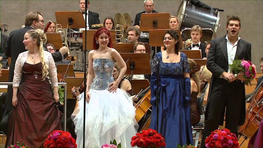 Champagnerarie aus der 🎉🎩 🍾 Fledermaus 🍾 von Johann Strauss