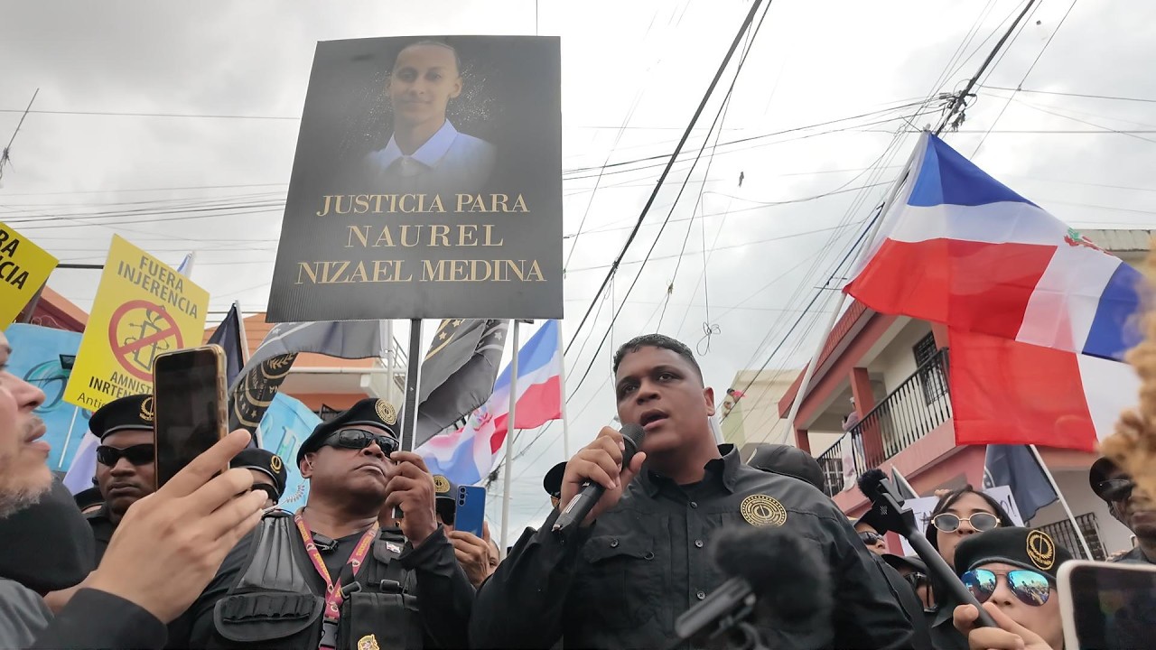 Dominicanos se lanzan a la calle en los Mina por invasión haitiana