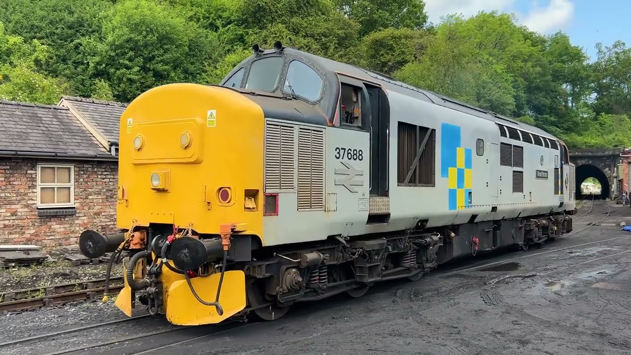 37688 'Great Rocks' growls up Nunthorpe bank heading to Grosmont for diesel gala and 50021 'Rodney'