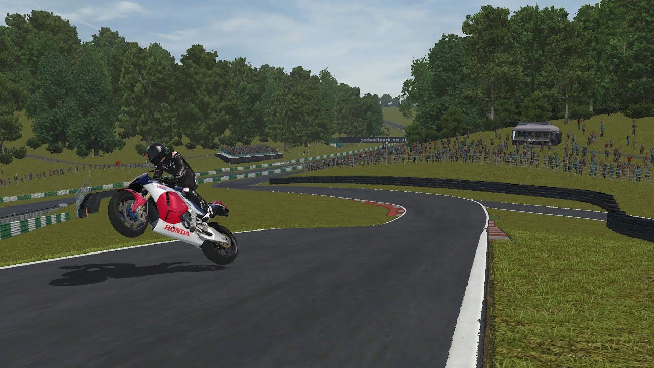 Trackday around Cadwell Park | GP Bikes