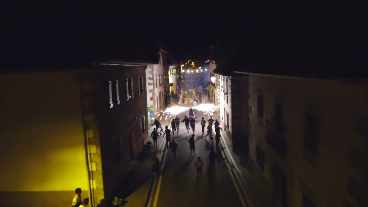 Fiestas de Aurizberri/Espinal - Torico de fuego. #navarra #turismo #pirineos #fiestas #dji #djimini2