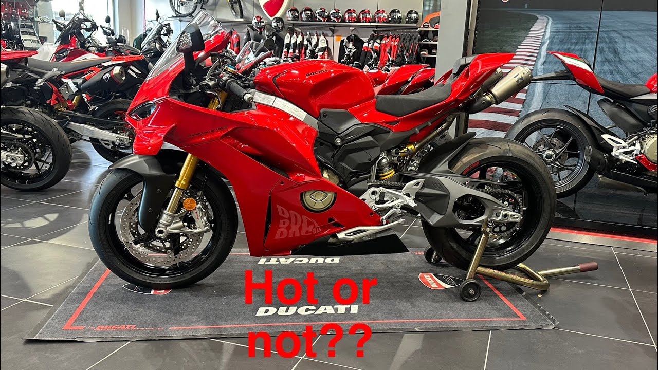 Ducati panigale v4s 2025 first look