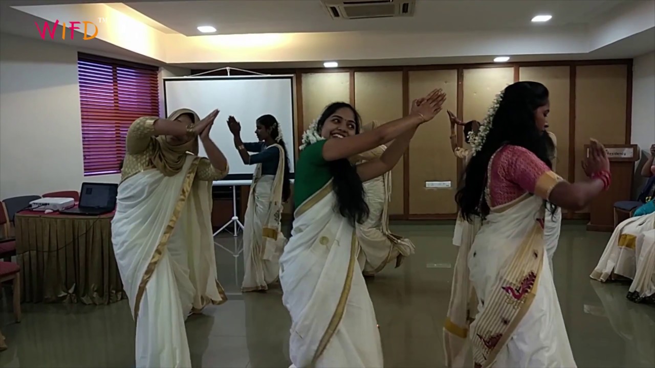 Parvanenthu Mukhi: Thiruvathira kali (Kaikottikali) - Onam Celebrations 2017 - WIFD™
