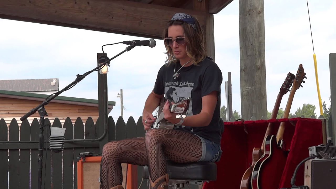 Molly Gene One Whoaman Band - Waitin' @ Dark Horse Brewing Co.  8/16/14