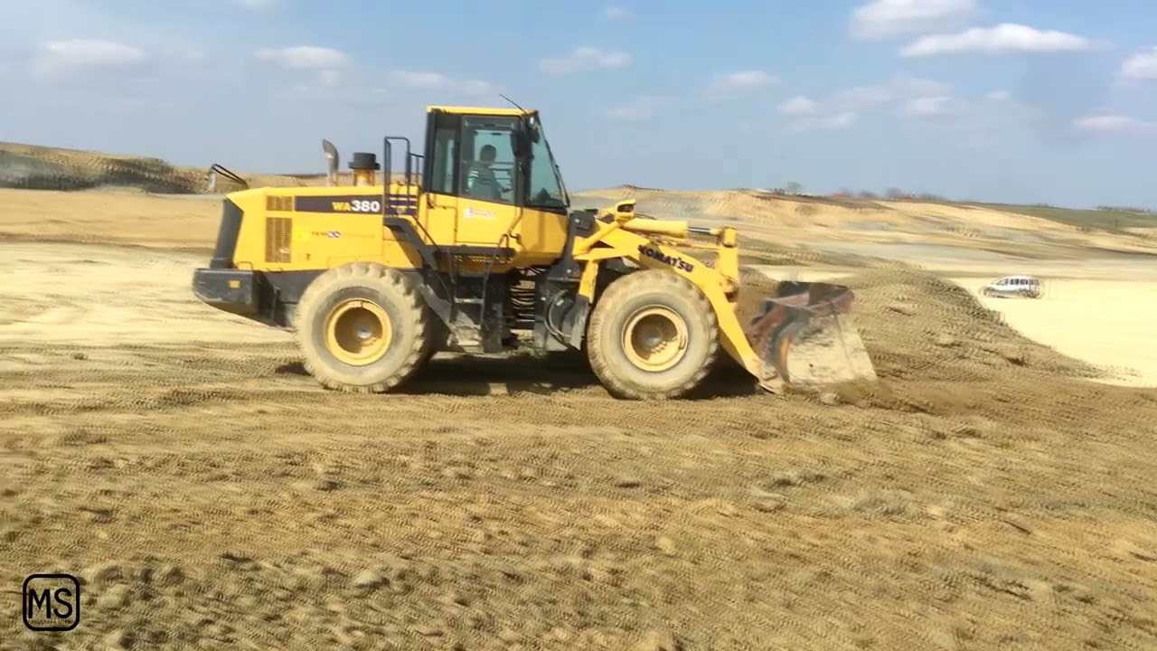 Komatsu WA380 Loader